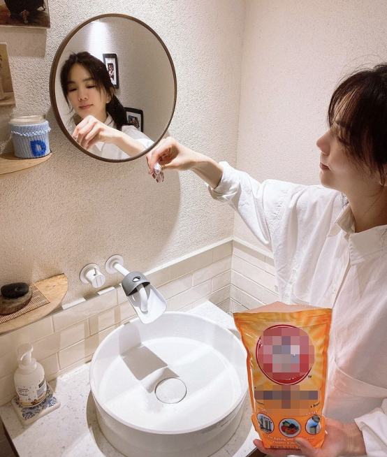 Ella上億豪宅內景曝光，親手打掃廁所接地氣，因生子頻頻漏尿