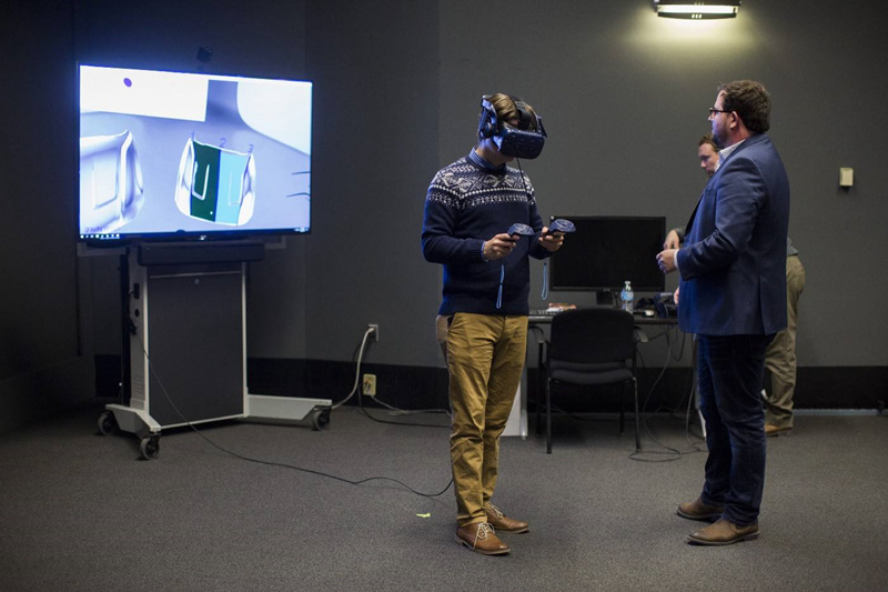 沉浸式虚拟仿真系统：当VR遇上汽车，会碰撞出怎样的火花？
