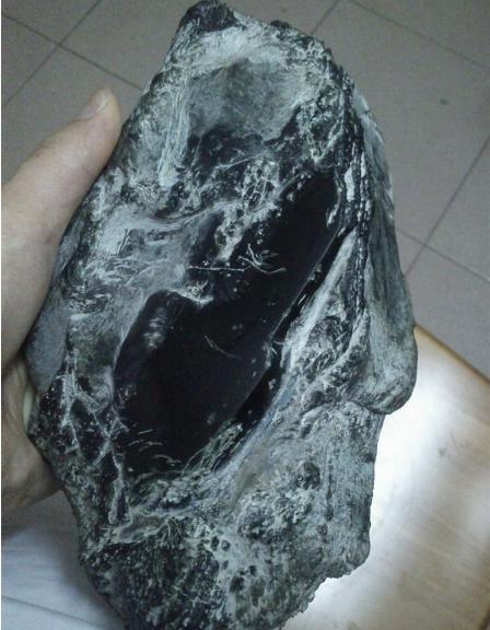 稀少的龙石种翡翠你了解多少呢?_中国翡翠玉石网