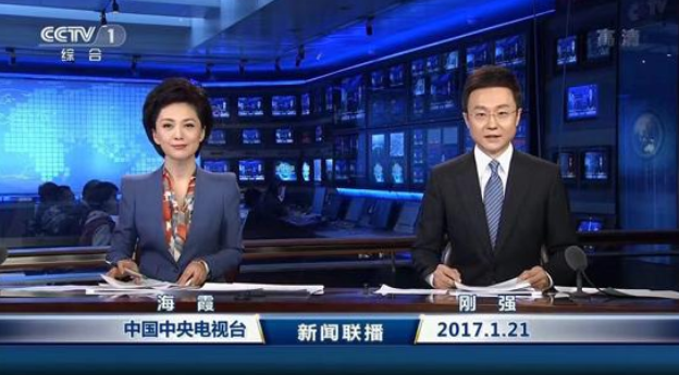 央视主持人播报有多严肃，私下就有多“不正经”，网友：被骗惨了