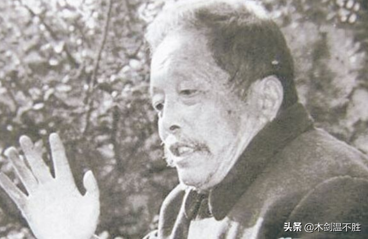 他大字不识一个，却成旷世神医，克林顿称他“东方蛇仙”