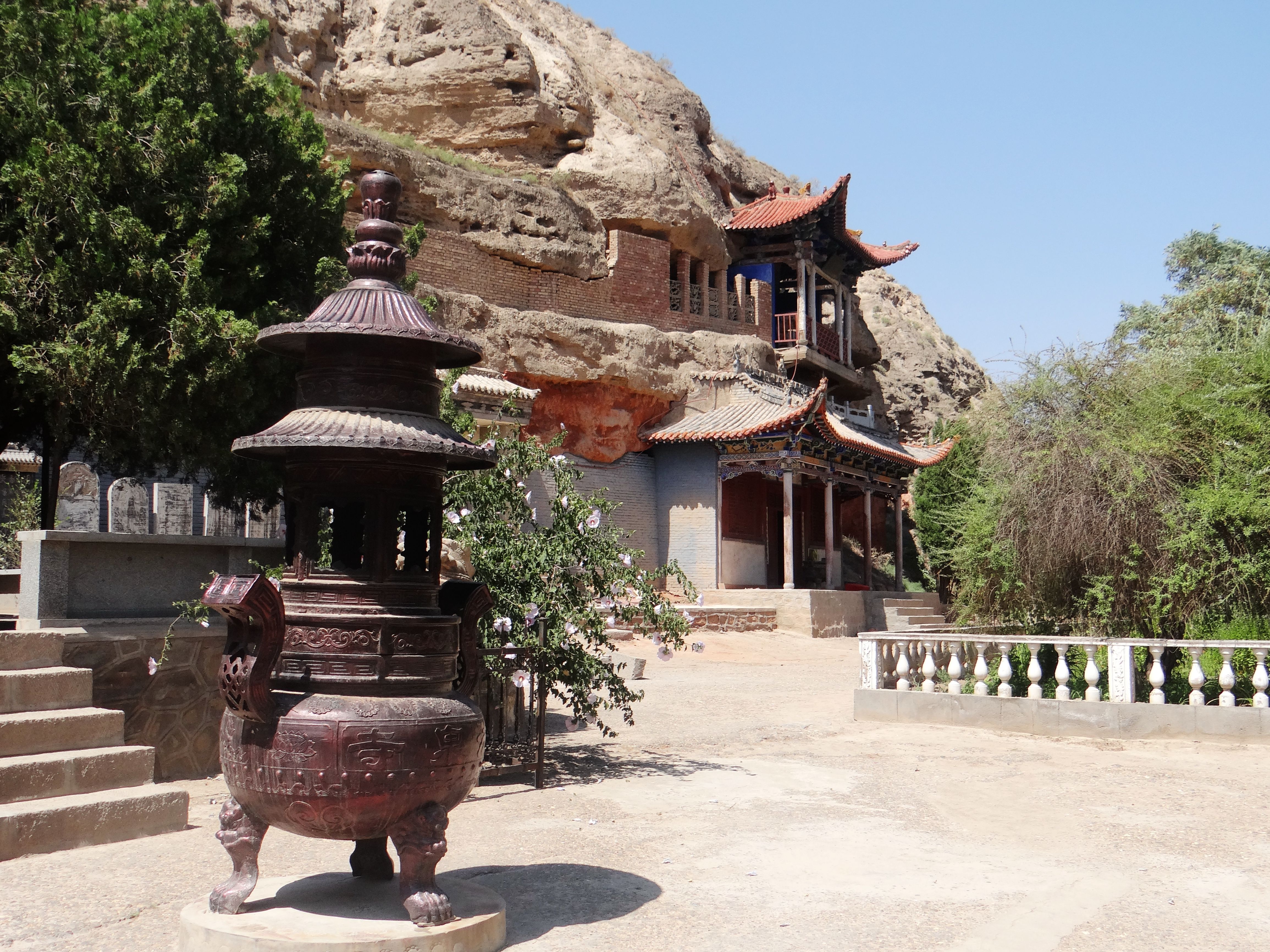 An ancient temple in the deep mountains of 1,400 years, 36 temples and grottoes, a very spectacular scenery