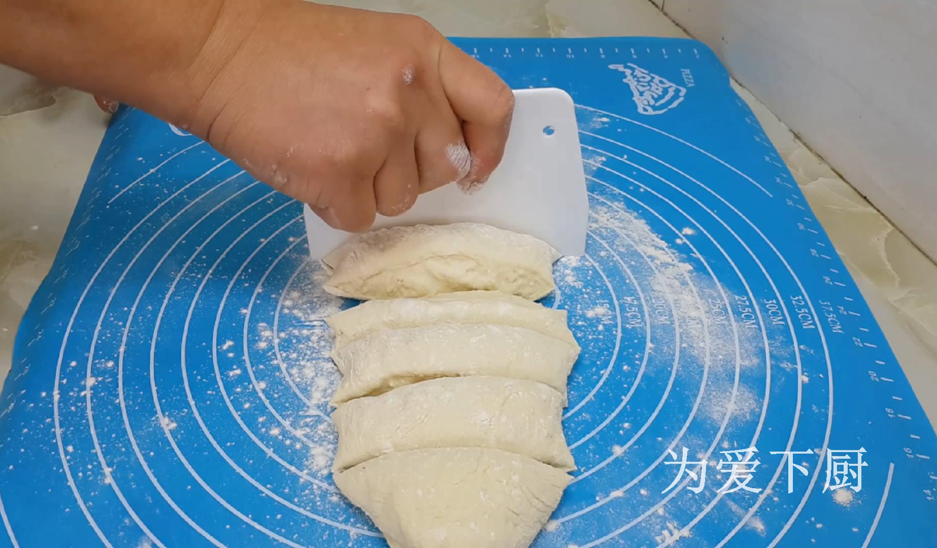 冬天白菜別燉著吃了，鍋裡烙一烙，比包子餃子還香，真的非常好吃