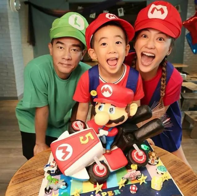 《鹿鼎记》10位主演近况：男三离婚4次，“二老