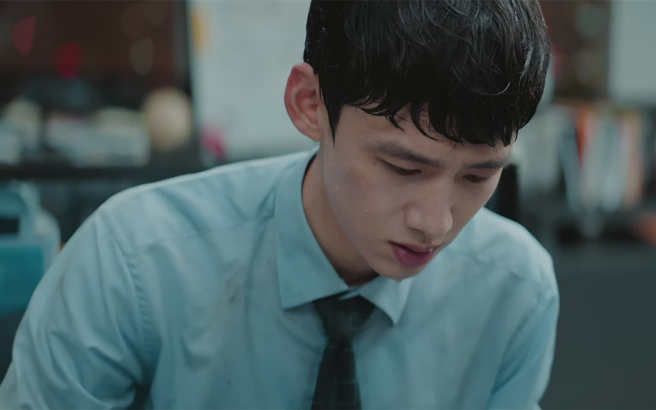《平凡的荣耀》：菜鸟孙弈秋的职场之路，真实的让人心疼