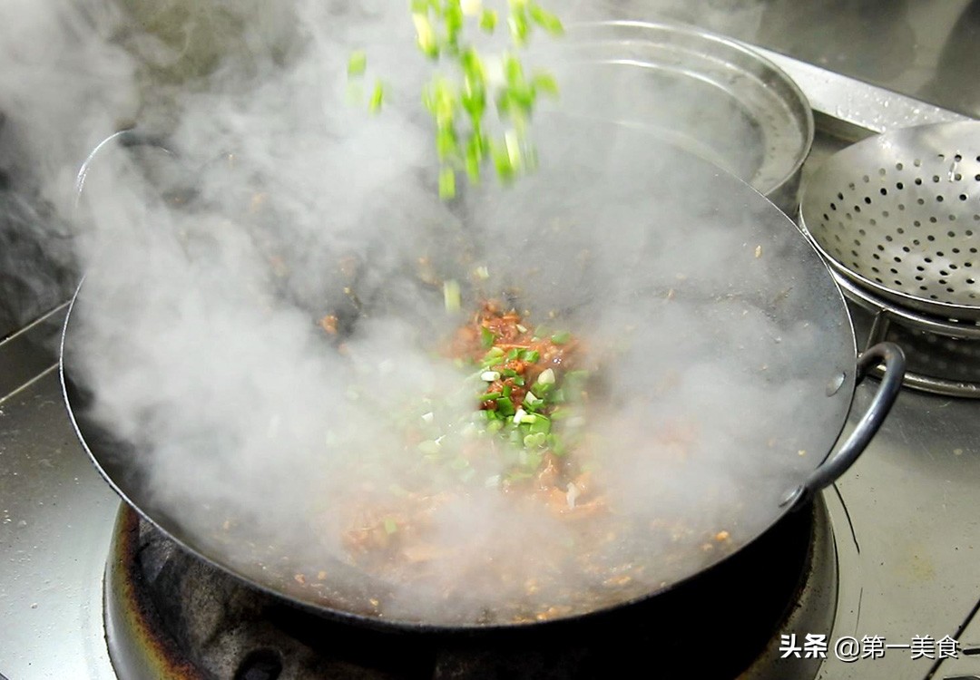 图片[12]-鸡肉鲜嫩有窍门 不要直接下锅炒 多加这一步 肉质滑嫩又酸辣-起舞食谱网