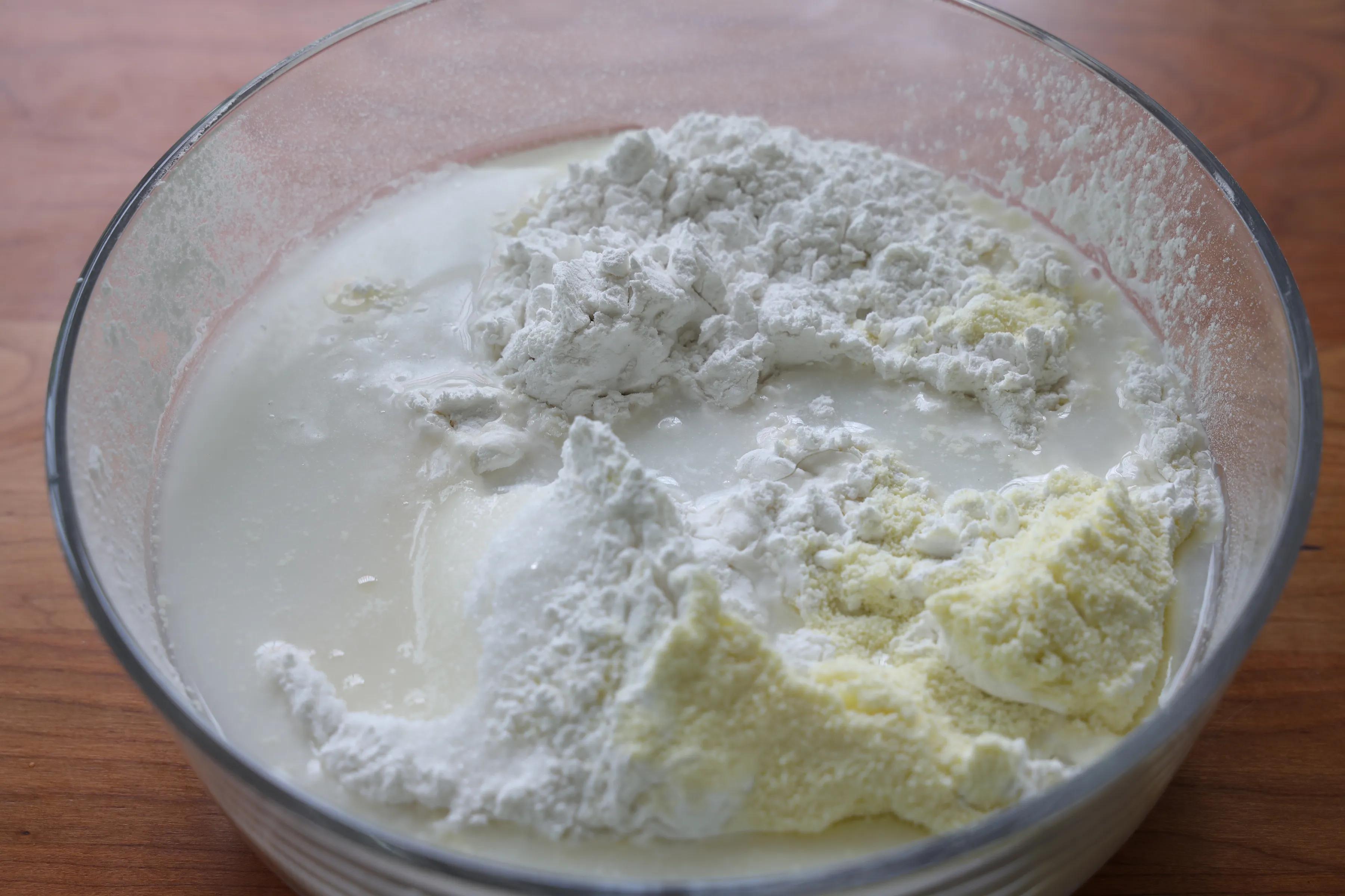 夏天必吃的小吃，糯唧唧的，冰涼爽口，咬一口就上癮，超級好吃哈