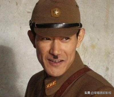 侵华日军军官大都在鼻子下留着一撮小胡子，这是为什么？