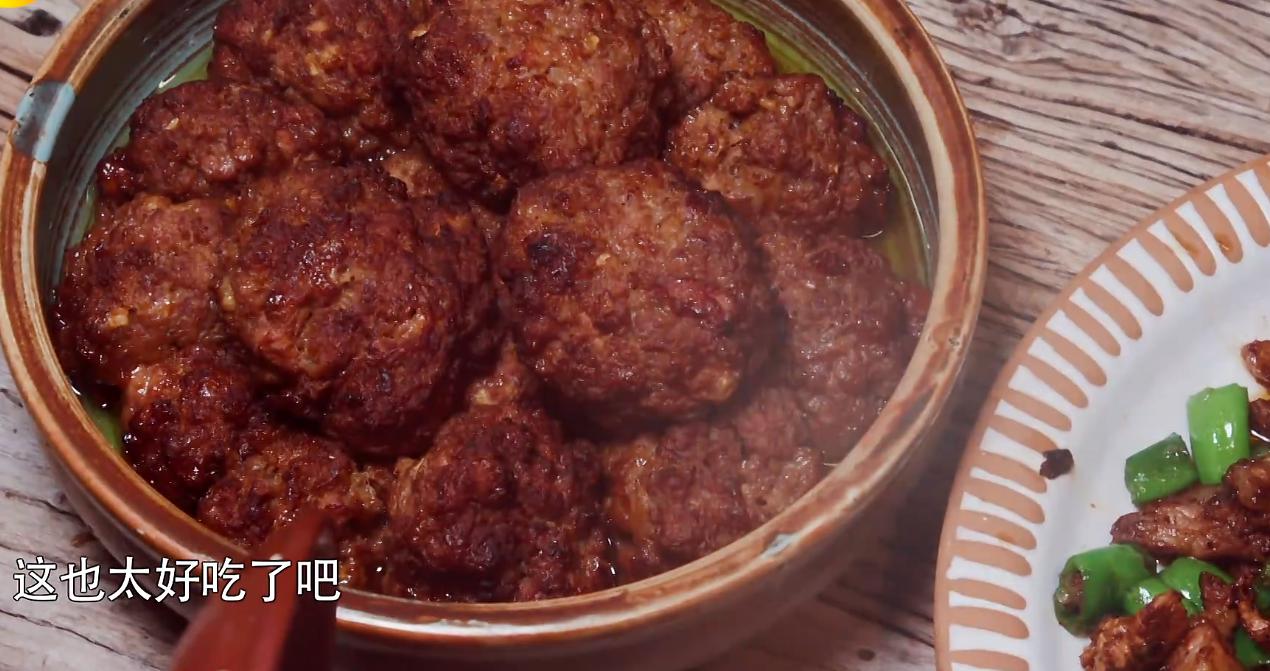 蘑菇屋西双版纳站开启，多年好友重相聚，黄磊