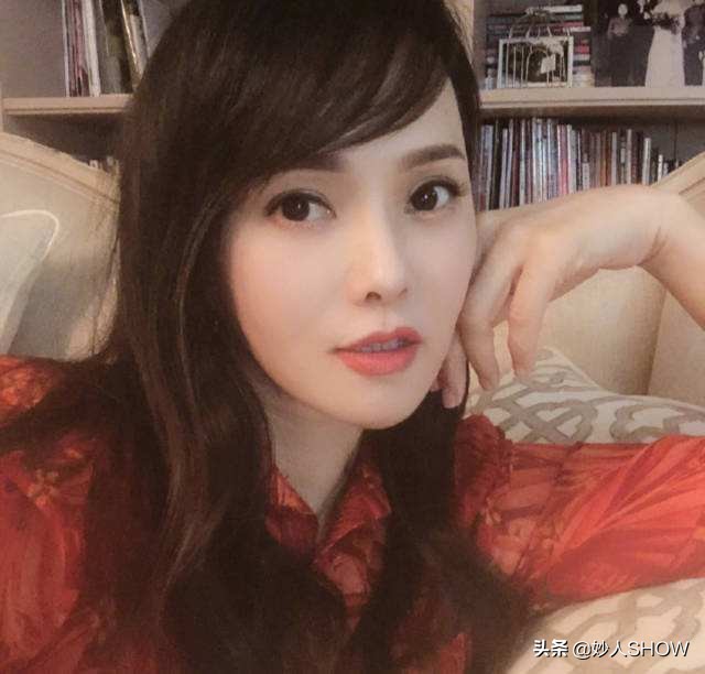 伊能静揭露浪姐幕后：想退赛被张含韵劝阻，发长文回应舆论暴击