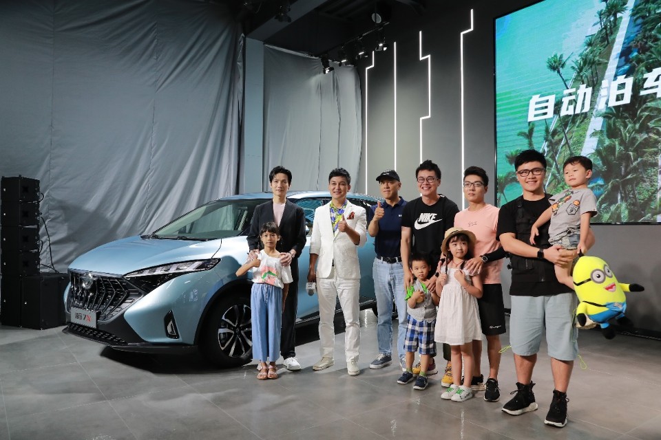 售价12.58万起 中国首台真正为孩子造的车 海马7X正式上市