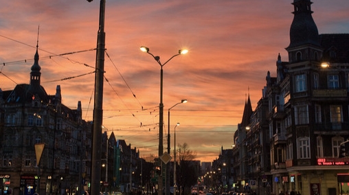 用微笑對待身邊的所有煩惱