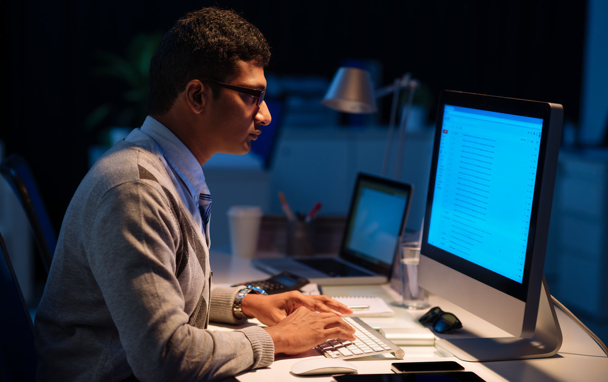 34岁的程序员跳槽国企，月薪从3万2降到1万4，要