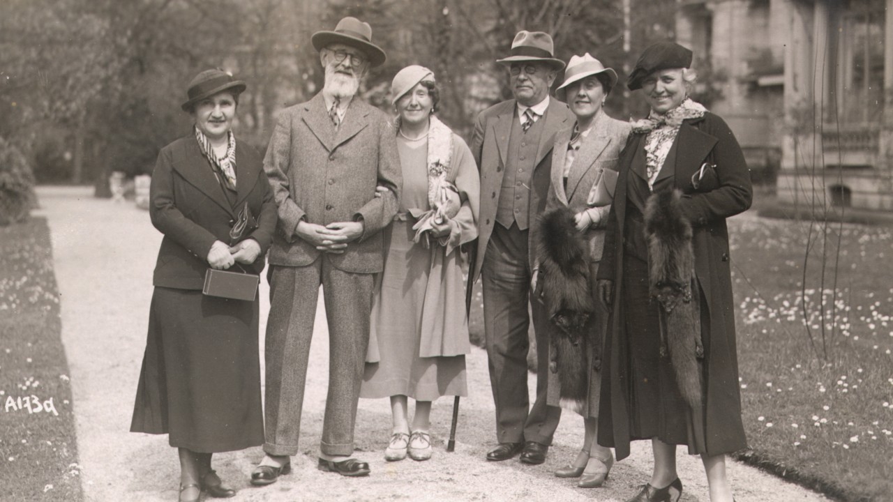 德国少年辍学建百亿跨国集团，花甲失子造就博