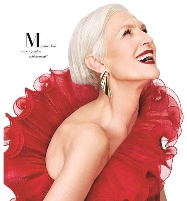 最赚钱的老年模特，被家暴9年，养大3个亿万富翁，儿子创立特斯拉