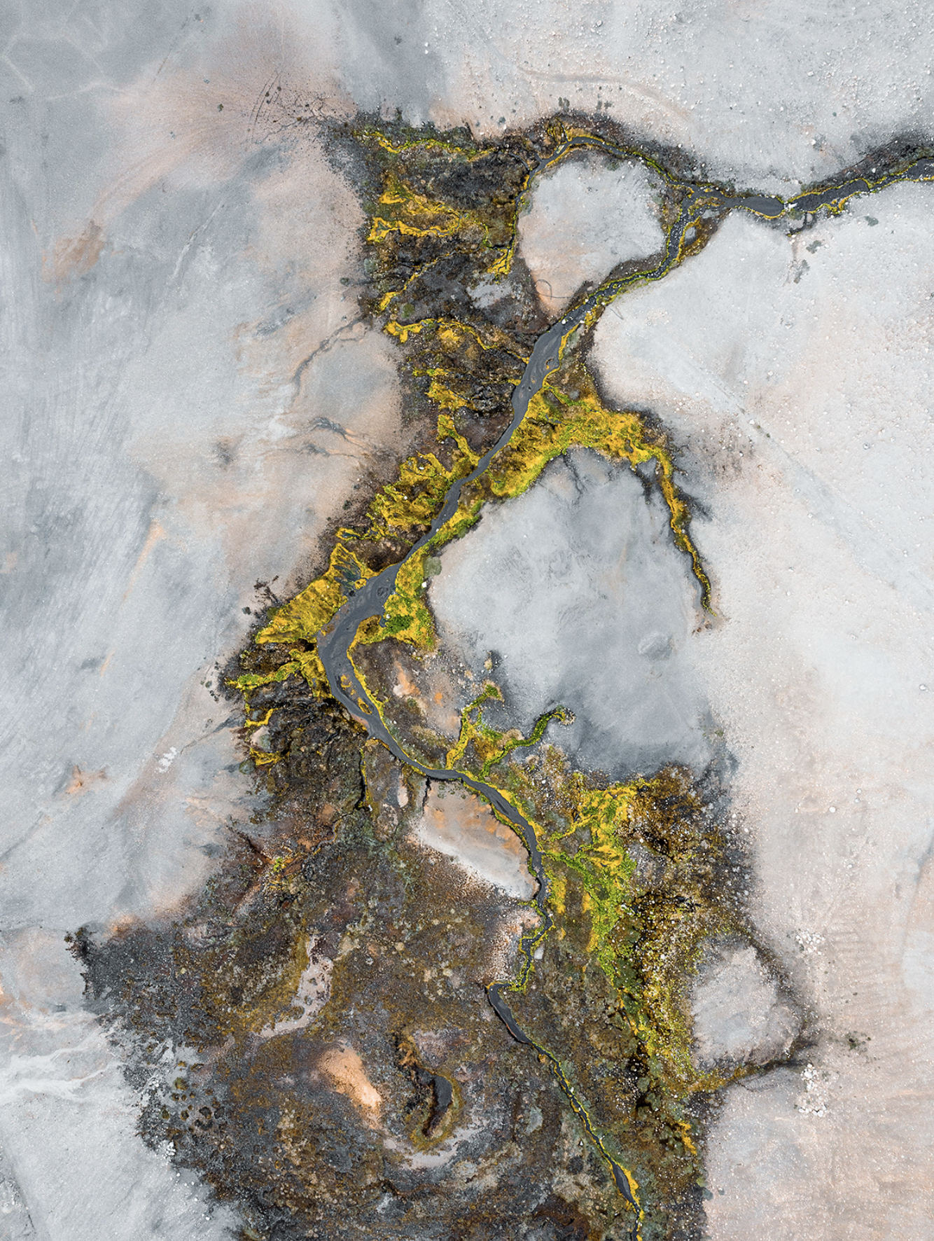 天然地貌视觉美学创意自然有很强的肌理塑造