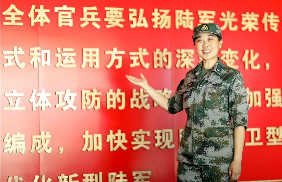 女兵入伍前后变化太大！网友：不一样的美，限