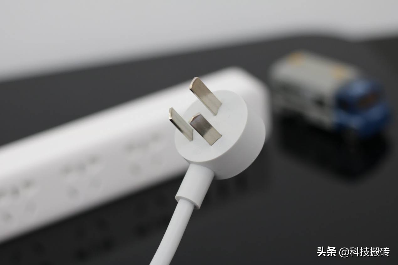 米家再添新成员，aigo智能插线板：电量监测用多少电都知道