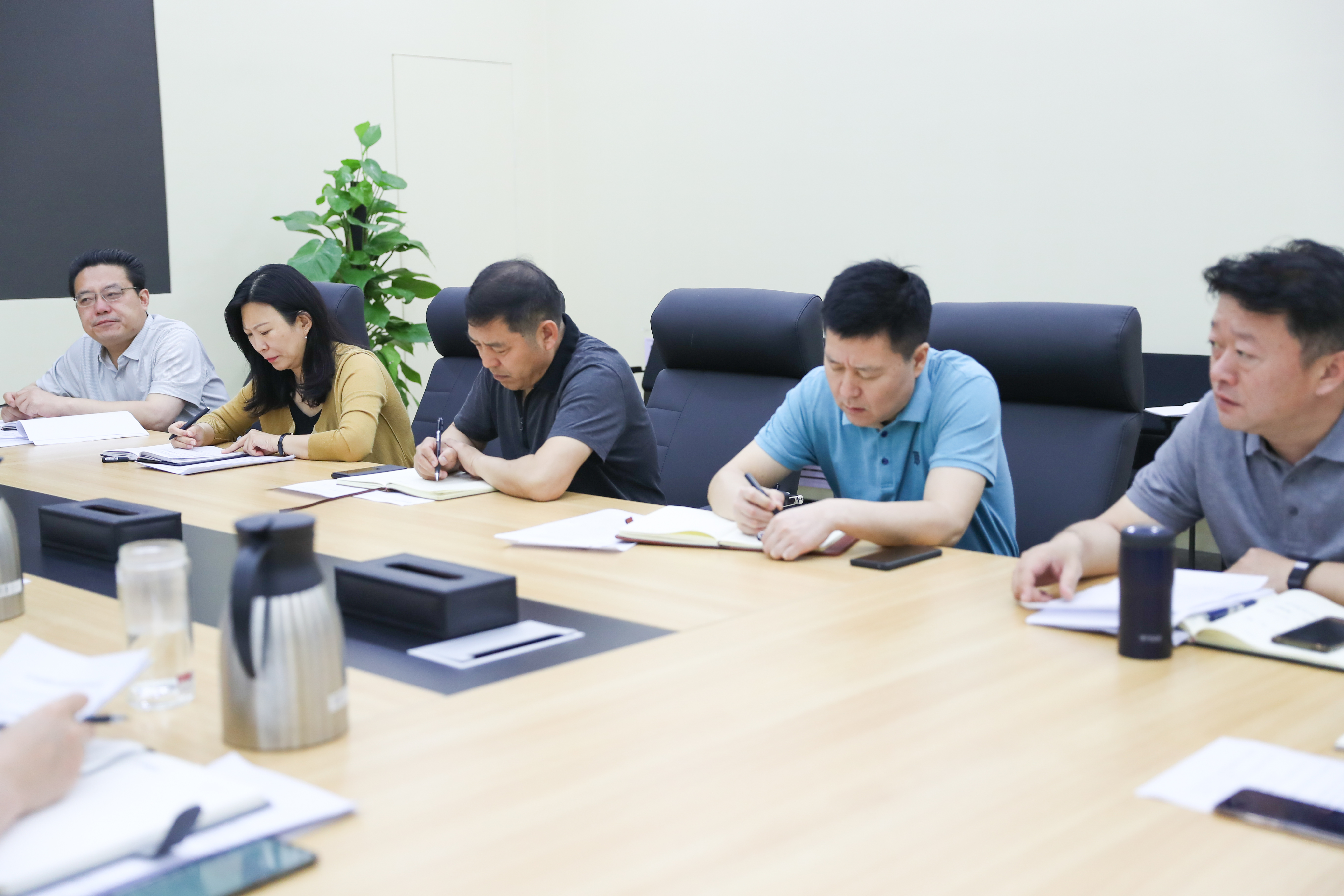济南新材料产业园区召开重点工作调度会
