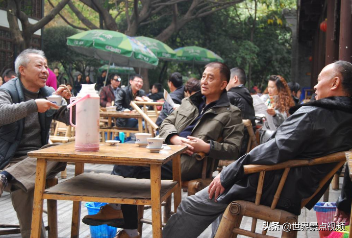 四川人管聊天叫“摆龙门阵”，广东人叫“吹水”，你老家叫啥？