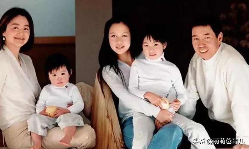 林青霞三个女儿均已长大，女儿近照引热议，网友：爸爸基因太强大