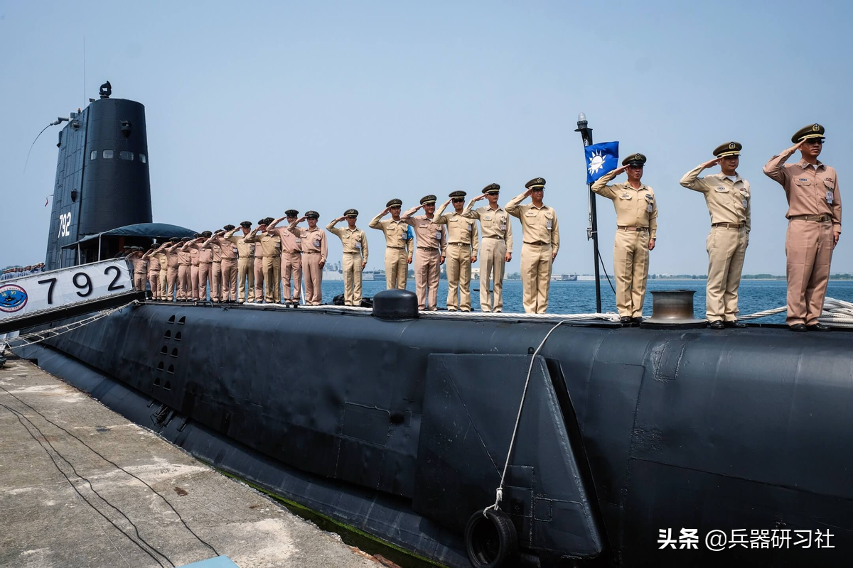 美国模拟与解放军台海开战，东风导弹摧毁航母和基地，数十万兵力近乎覆没