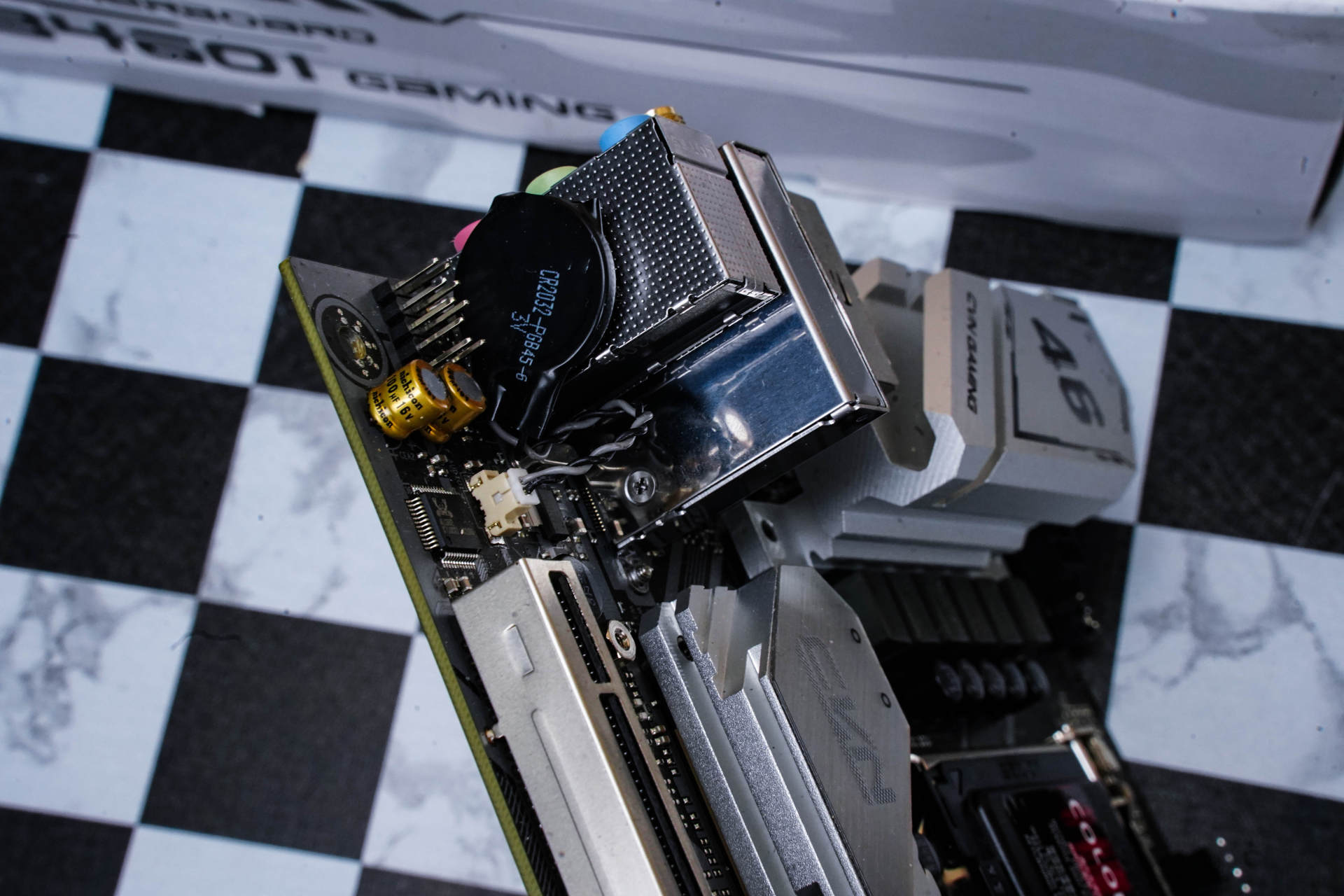 办公电脑也要高颜值，帮闺蜜组装电脑，我自己却爱了