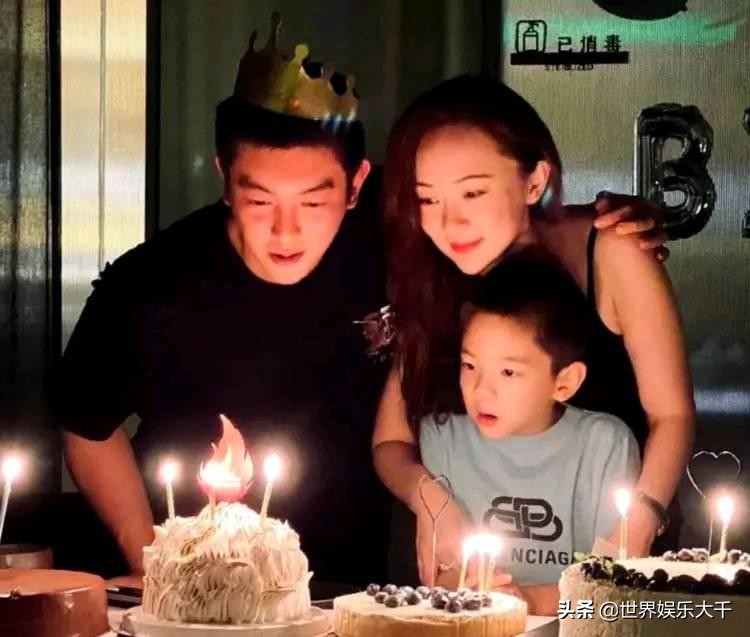 霍思燕兒子嗯哼已長大，帥氣堪比整容，更讓人稱讚的是他的情商