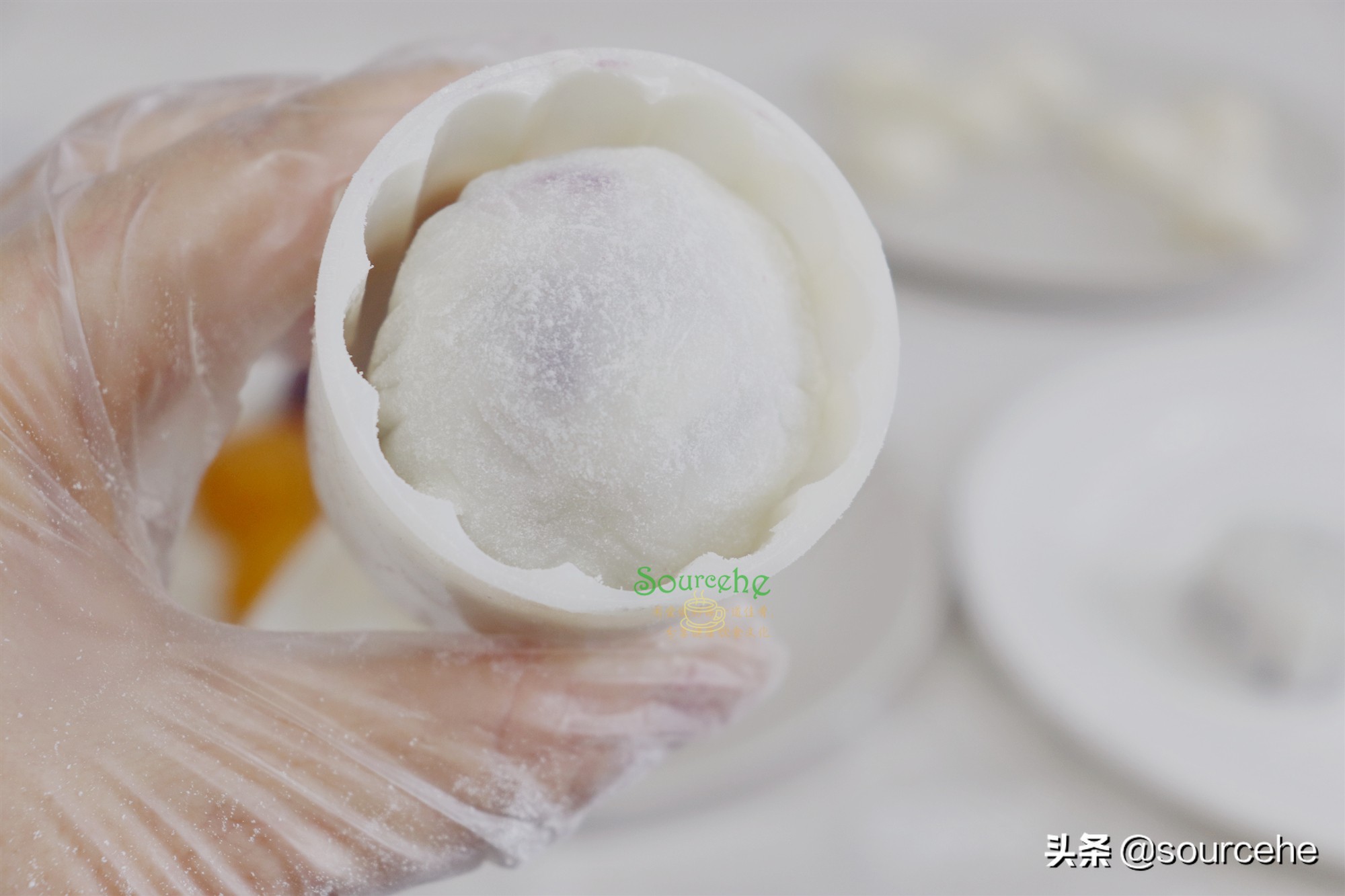 月饼不用烤箱，现做现吃，软糯香甜，少油少糖，低热量，更健康