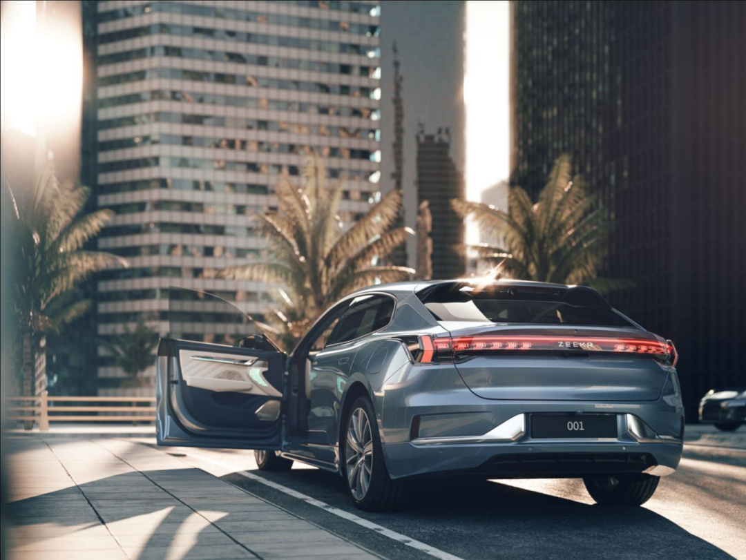 不想再说干翻特斯拉之类的，但极氪001确实有这个能力