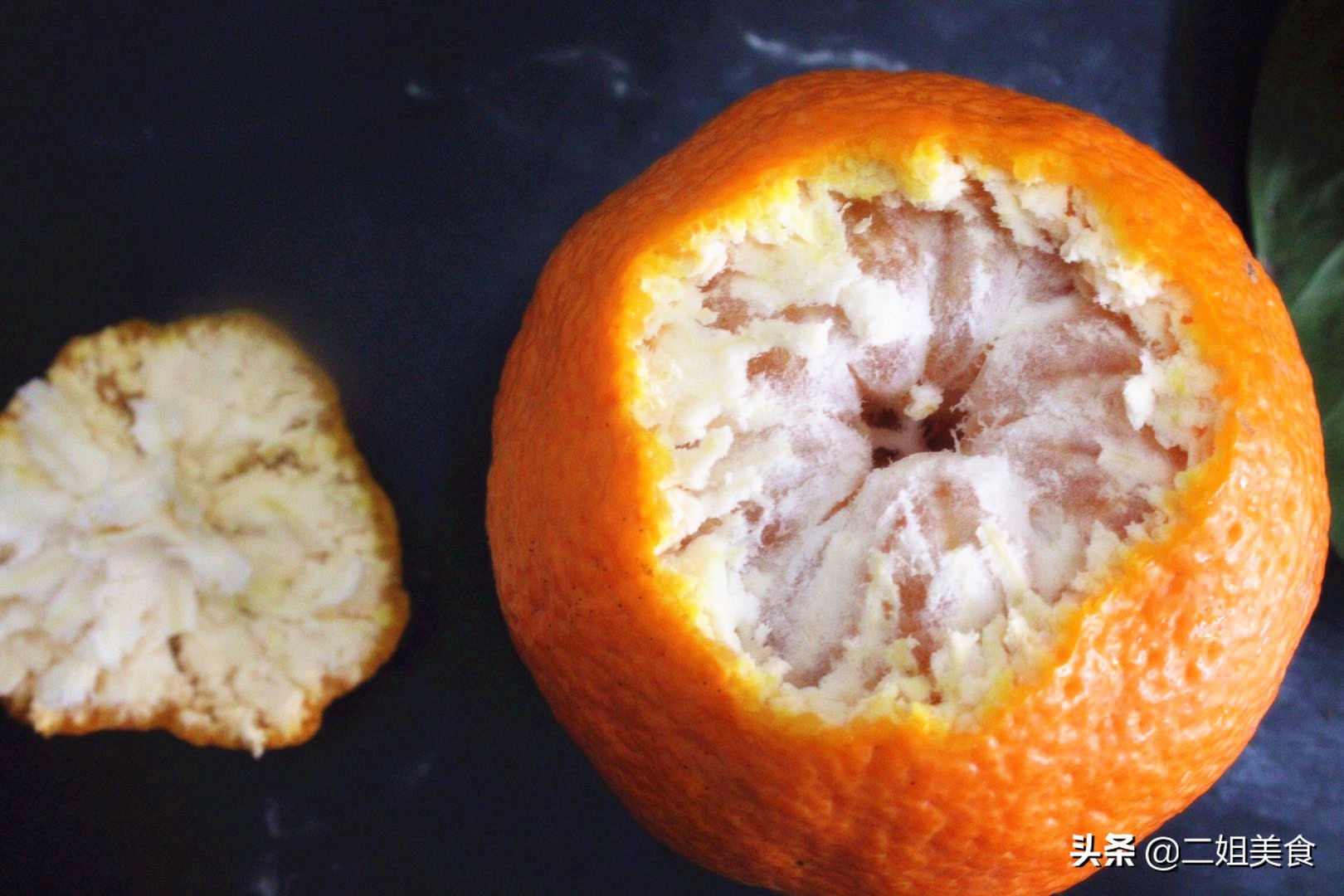 在橘子顶部开一个口，太聪明了，用途花钱买不到，简单还实用