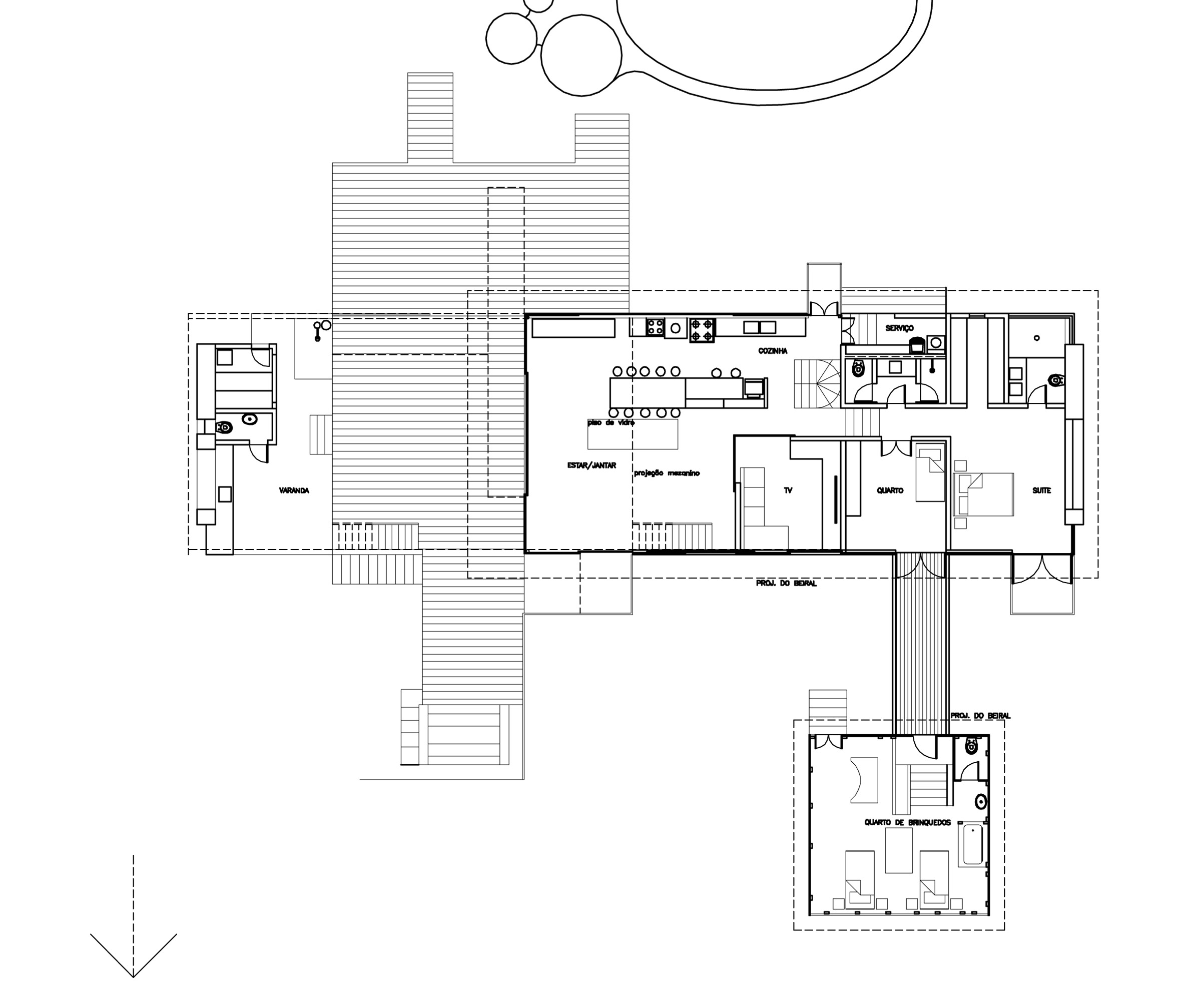 山林环绕的建筑师自宅，有着大坡屋顶和大圆泳池的玻璃房子