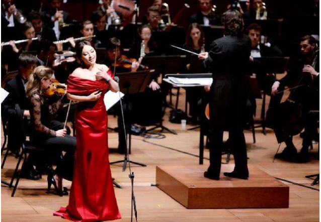 沈腾背后的故事：啃老多年，春晚说错台词被怼