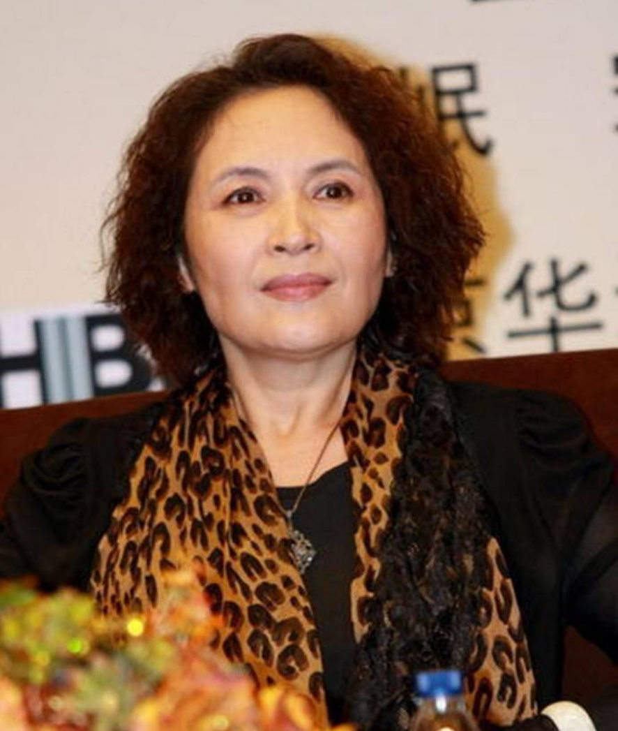 女人如果還沒到60歲 這3款大媽髮型盡量別留 會顯老很多 Foodlife