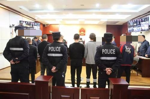 中奖“一个亿”，最终却负债20万，刷透信用卡，没钱没工作的女孩
