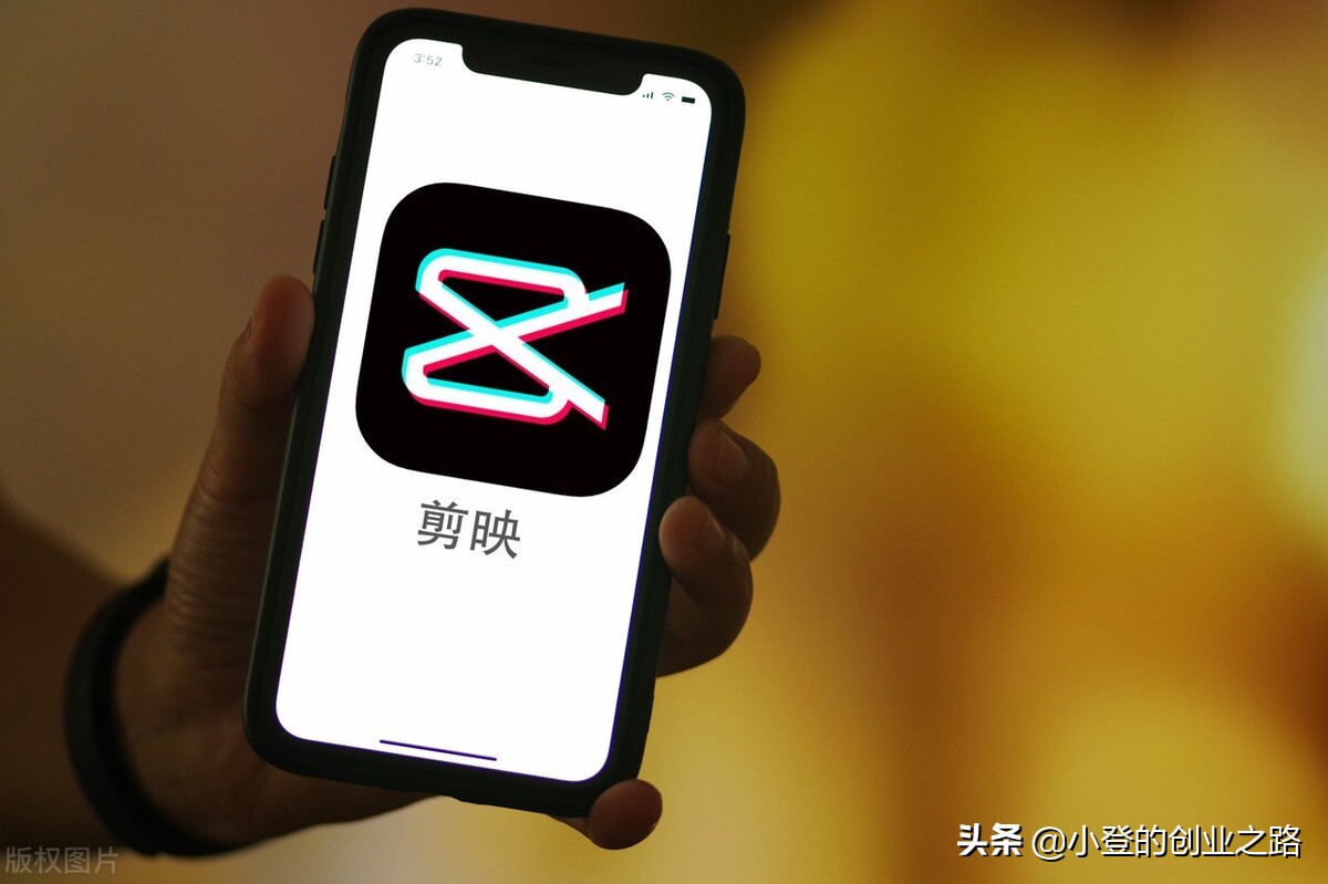 一个人做自媒体，挣了2100块钱，整理了4个大家比较关心的问题