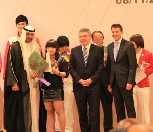 举重天才代表外国奥运夺冠，公开否认中国背景，因禁药被取消金牌