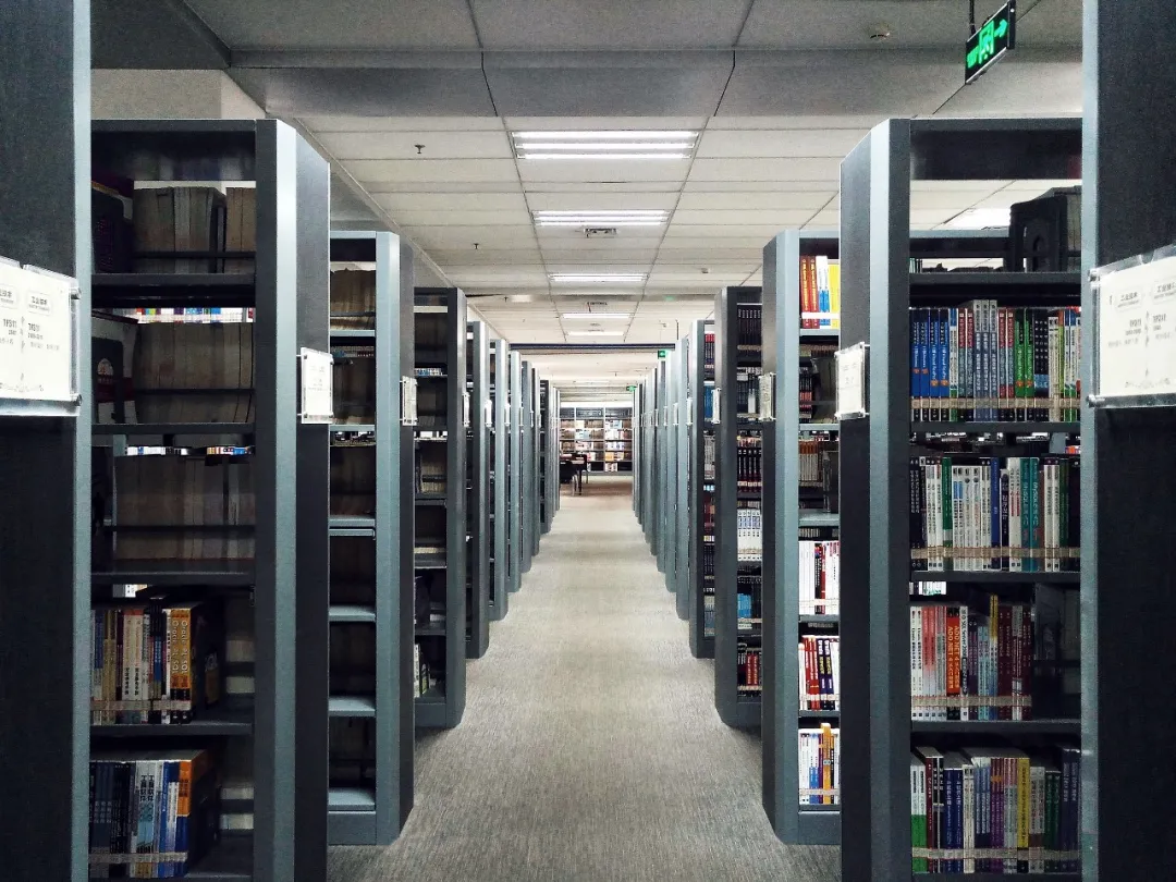 重庆大学你好,这里是重庆大学图书馆