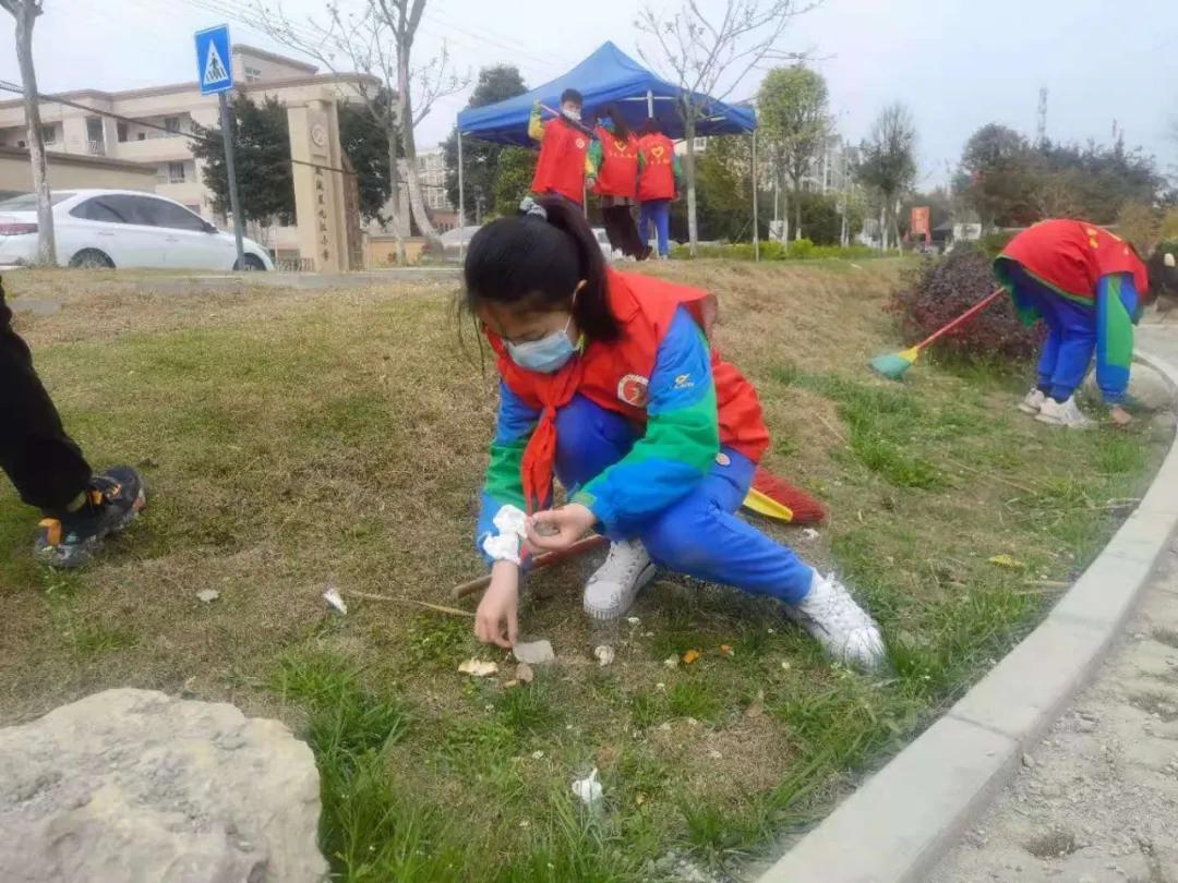 春风十里，不如学雷锋的你——双流区九江小学开展学习雷锋活动