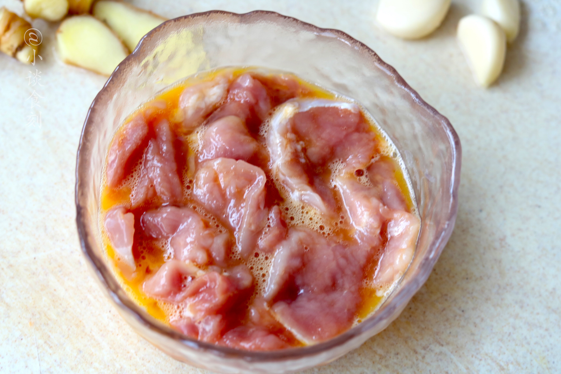 炸猪排，别直接下油锅，多加“2样”，猪排外酥里嫩，吃起来解馋