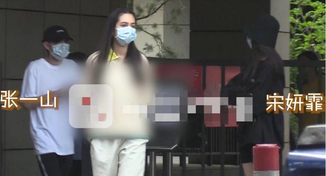 《穿越火線》鹿晗cp感炸裂，與張一山緋聞女友演情侶，甜過關(guān)曉彤