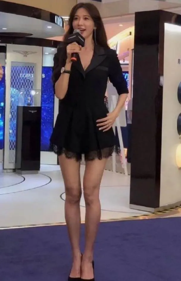 林志玲被日本风俗坑惨，穿短裙亮相膝盖坑洼显