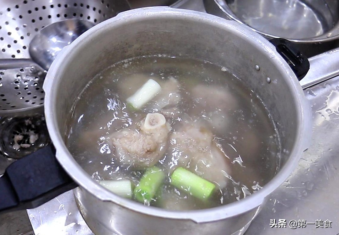 圖片[6]-【燉大骨】做法步驟圖 湯濃無腥味 味道鮮-起舞食譜網