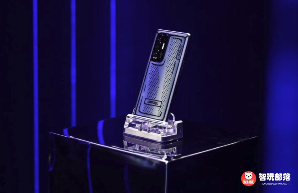 OPPO Reno5Pro+艺术家限定版：会变色的虐狗手机？