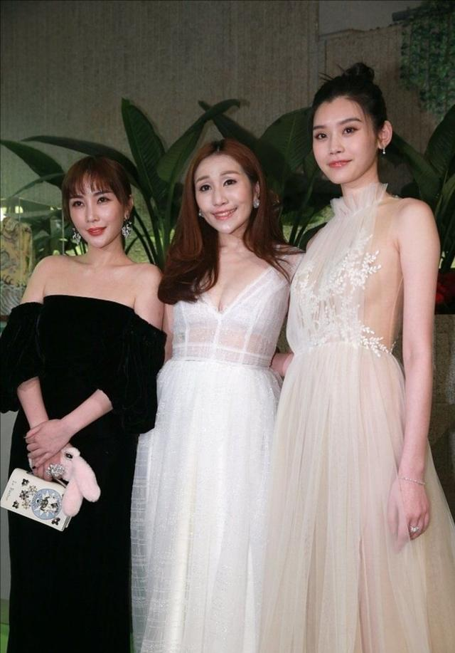 奚梦瑶和赌王四房女儿同框，同穿礼服，超模和名媛的差距那么大？