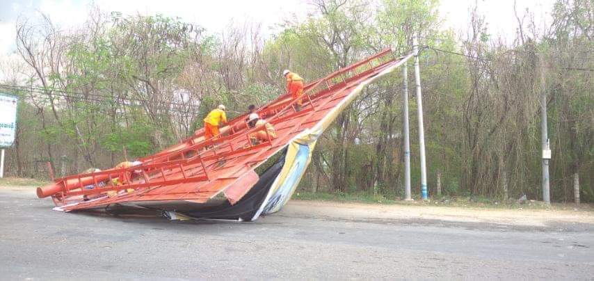 缅甸遭遇强风暴雨冰雹袭击，多个城市一片狼藉