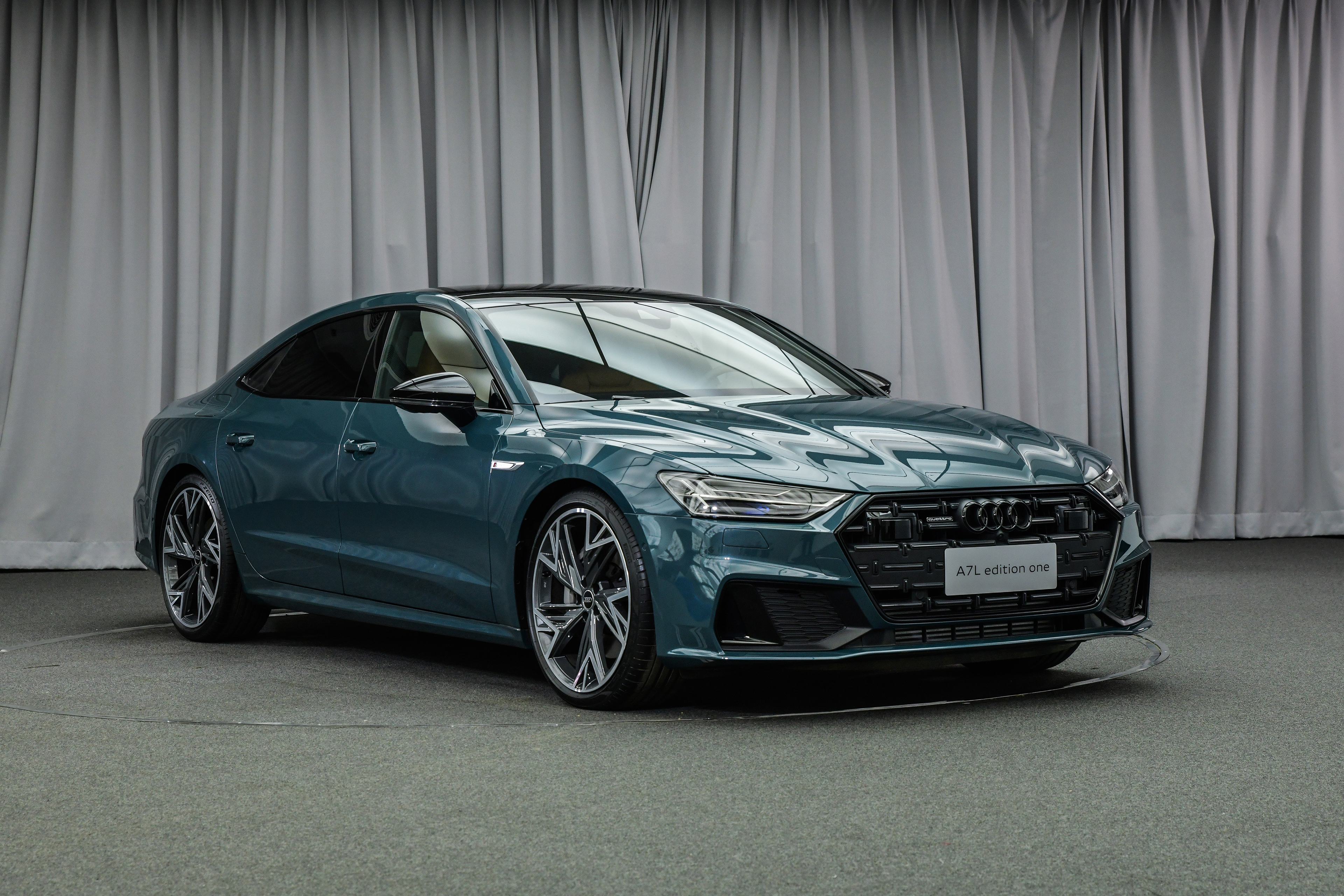 70万元以内 奥迪a7l先行版预售 3.0t 四轮转向