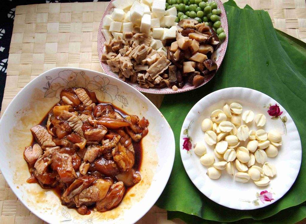 Chicken of eight treasures polished glutinous rice, smell is sweet and nice, after the society can oneself are done in the home