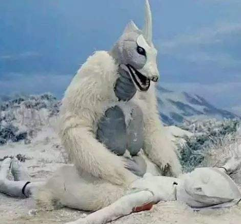 童年阴影系列之奥特曼，画风诡异到让人背后发