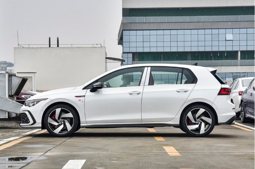 6月国内新车销量下滑12.4%；全新高尔夫GTI预售